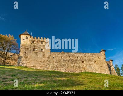 Bastion am Eingang, Barock, Anfang des 17. Jahrhunderts, auf der Burg Stara Lubowna in Spis, Westkarpaten, Region Presov, Slowakei Stockfoto