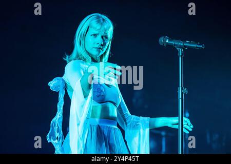 Musikkonzert - Aurora - Was geschah mit der Erde 24/25 Aurora Aksnes Mailand Alcatraz Italien Copyright: XMirkoxFava/TSCKx/xLiveMediax LPM 1525250 Stockfoto