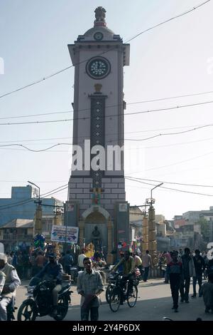 Khambhat, Gujarat / Indien - 11. Januar 2017 : Eine Turmuhr in der Stadt Khambhat. Stockfoto