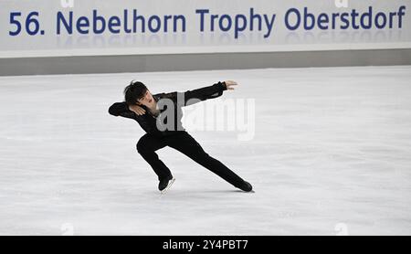 Oberstdorf, Deutschland. September 2024. Eiskunstlauf: Challenger Series - Nebelhorn Trophy, Single, Männer, Kurzprogramm. Junhwan Cha aus Korea nimmt an der Nebelhorn Trophy Teil. Angelika Warmuth/dpa/Alamy Live News Stockfoto