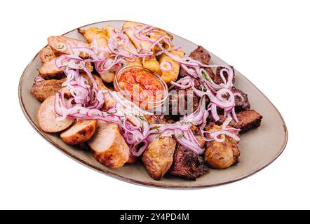 Hausgemachte Grillplatte mit Rippchen, Hühnerbrust und Schweinefleisch Stockfoto