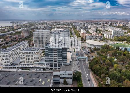 Aus der Vogelperspektive zu neuen modernen Wohngebäuden in Burgas, Bulgarien Stockfoto