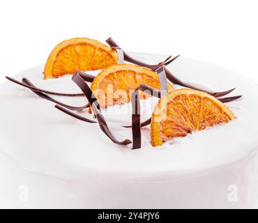 Leckeren Joghurt-Torte mit Orangen und Sahne Stockfoto