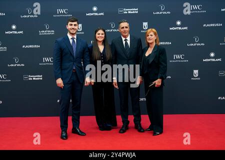 Miguel Indurain, Marisa Lopez de Goicoechea nimmt am 22. April 2024 in Madrid an den Laureus World Sports Awards Madrid 2024 - Roter Teppich im Palacio de Cibeles Teil. Stockfoto