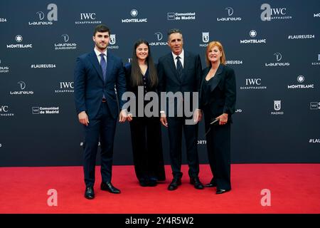 Miguel Indurain, Marisa Lopez de Goicoechea nimmt am 22. April 2024 in Madrid an den Laureus World Sports Awards Madrid 2024 - Roter Teppich im Palacio de Cibeles Teil. Stockfoto