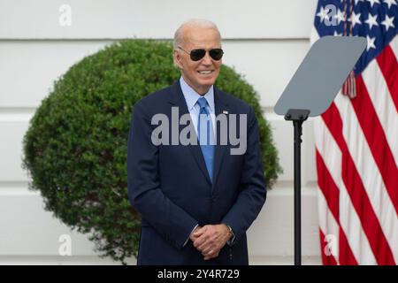 Washington, Vereinigte Staaten. September 2024. US-Präsident Joe Biden hört während einer Feier von „Black Excellence“ im Weißen Haus in Washington, DC, am 13. September 2024 zu. Quelle: Chris Kleponis/CNP/dpa/Alamy Live News Stockfoto
