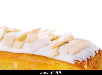 Eclair mit weißer Schokolade Nahaufnahme Stockfoto