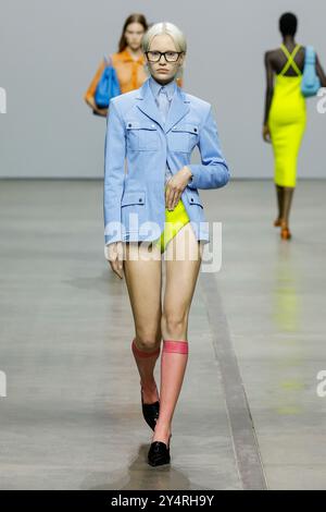 Mailand, Italien. September 2024. EISBERG Frühjahr/Sommer 2025 Laufsteg während der Milan Fashion Week am 2024. September - Mailand, Italien 17/09/2024 Credit: dpa/Alamy Live News Stockfoto