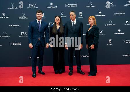 Miguel Indurain, Marisa Lopez de Goicoechea nimmt am 22. April 2024 in Madrid an den Laureus World Sports Awards Madrid 2024 - Roter Teppich im Palacio de Cibeles Teil. Stockfoto