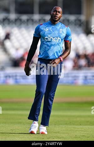 Trent Bridge, Nottingham, Großbritannien. September 2024. 1st Metro Bank One Day Cricket International, England gegen Australien; Jofra Archer of England Credit: Action Plus Sports/Alamy Live News Stockfoto