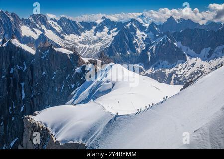 Bergsteiger an den unteren Hängen des Mont Blanc Stockfoto