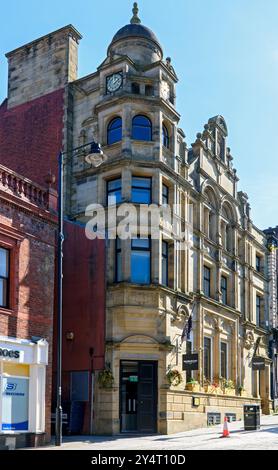 Das ehemalige Gebäude der Union Bank of Manchester (1900). Klasse II aufgeführt. Stockport, GTR Manchester, England, UK, jetzt eine Bar und ein Restaurant. Stockfoto