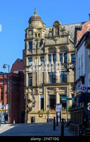 Das ehemalige Gebäude der Union Bank of Manchester (1900). Klasse II aufgeführt. Stockport, GTR Manchester, England, UK, jetzt eine Bar und ein Restaurant. Stockfoto
