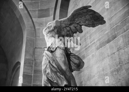 Victoire de Samothrake (geflügelte Siege von Samothrake), eine griechische Skulptur, die im Louvre Museum in Paris, Frankreich, Europa ausgestellt wird Stockfoto
