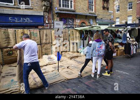 Brick Lane Sunday Market in London, Großbritannien, Europa Stockfoto