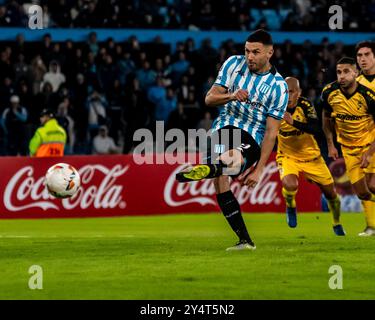 Racing Club de Avellaneda beim CONMEBOL Sudamericana Cup im Presidente Perón Stadion in Avellaneda, Buenos Aires. Feierlichkeiten für Adrian Martinez, den Spitznamen Mararvilla, den Torjäger des Teams. @FACAMORALES/NUR FÜR REDAKTIONELLE ZWECKE Stockfoto