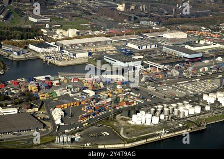 Containerterminal im Duisburger Hafen, Container, Hafen, Binnenschifffahrt, Terminal, Farbe, farbenfrohe Behälter, Luftaufnahme, Übersicht Stockfoto