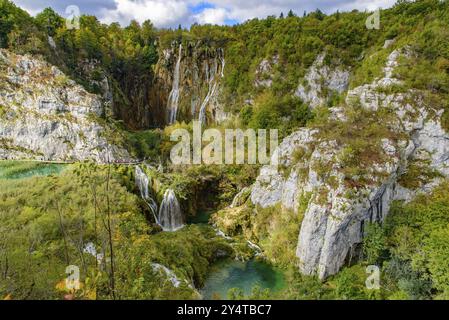 Großer Wasserfall und Sastavci Wasserfälle im Nationalpark Plitvicer Seen (Plitvicka Jezera), Kroatien, Europa Stockfoto