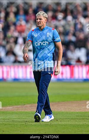 Trent Bridge, Nottingham, Großbritannien. September 2024. 1st Metro Bank One Day Cricket International, England gegen Australien; Brydon Carse of England Credit: Action Plus Sports/Alamy Live News Stockfoto