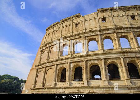 Kolosseum, ein ovales Amphitheater und die beliebteste Touristenattraktion in Rom, Italien und Europa Stockfoto