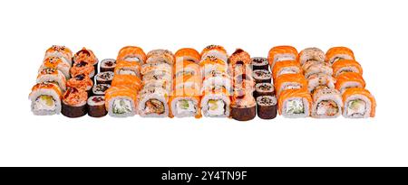 Verschiedene Arten von Sushi-Rollen, die ein Rechteck auf weißem Hintergrund bilden Stockfoto