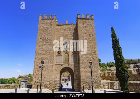 Puente de Alcantara, eine römische Bogenbrücke über den Tejo in Toledo, Spanien, Europa Stockfoto