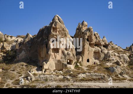 In Stein gehauene Höhlenhäuser in Goereme, Kappadokien, Türkei, Asien Stockfoto