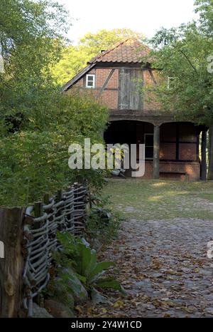 Dieses Bild zeigt ein norddeutsches Dorf wie in guten alten Zeiten, gedreht 2014 in Hamburg Stockfoto