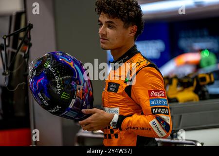 Marina Bay, Singapur, 19. September 2024, Lando Norris, aus Großbritannien, tritt für McLaren F1 an. Die Aufrüstung, Runde 18 der Formel-1-Meisterschaft 2024. Quelle: Michael Potts/Alamy Live News Stockfoto