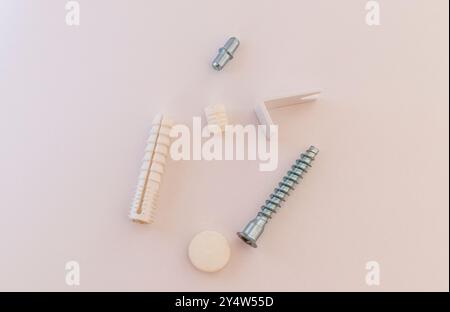 Nahaufnahme verschiedener Verbrauchsmaterialien für die Zimmerei Stockfoto