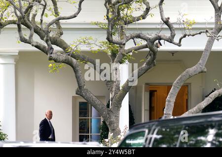 Washington, USA. September 2024. US-Präsident Joe Biden kehrt zum Oval Office des Weißen Hauses zurück, nachdem er am 19. September 2024 im Economic Club of Washington eine Rede gehalten hatte. Foto: Yuri Gripas/Pool/SIPA USA Credit: SIPA USA/Alamy Live News Stockfoto