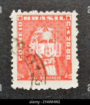 Gestempelte Briefmarke, gedruckt von Brasilien, die den brasilianischen Staatsmann, Naturforscher, Professor und Dichter Jose Bonifacio de Andrada e Silva zeigt. Stockfoto