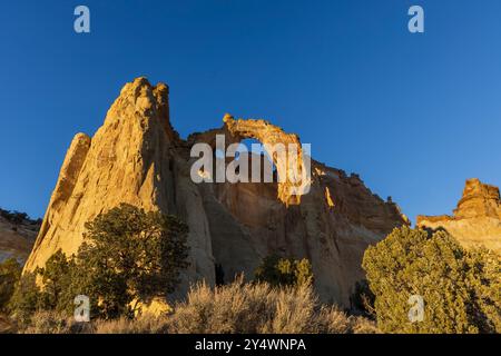 Grosvenor Arch bei Sonnenuntergang im Grand Staircase-Escalante National Monument, Utah Stockfoto