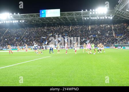 Bergamo, Italien. September 2024. Arsenal FC während der Aufwärmphase des Fußballspiels der UEFA Champions League 2024/2025 zwischen Atalanta BC und Arsenal FC im Gewiss Stadium am 19. September 2024 in Bergamo, Italien. Quelle: Roberto Tommasini/Alamy Live News Stockfoto