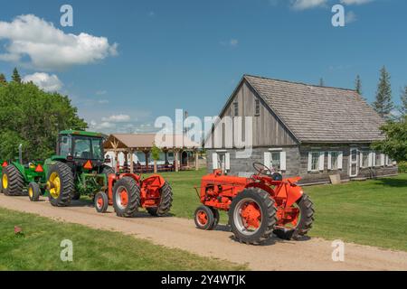 Oldtimer-Traktoren im Threshermen's Réunion Museum in der Nähe von Winkler, Manitoba, Kanada. Stockfoto