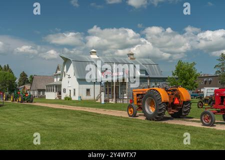 Oldtimer-Traktoren im Threshermen's Réunion Museum in der Nähe von Winkler, Manitoba, Kanada. Stockfoto