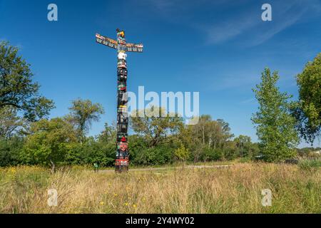 Der Totem Pole der Wohnschule im Assiniboine Park, Winnipeg, Manitoba, Kanada. Stockfoto