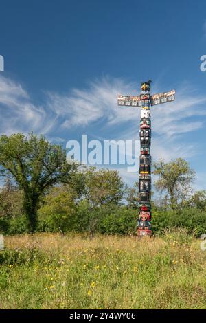 Der Totem Pole der Wohnschule im Assiniboine Park, Winnipeg, Manitoba, Kanada. Stockfoto