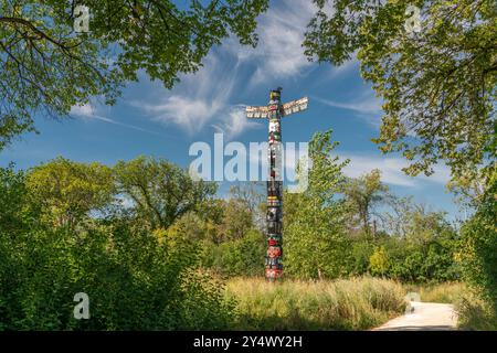 Der Totem Pole der Wohnschule im Assiniboine Park, Winnipeg, Manitoba, Kanada. Stockfoto