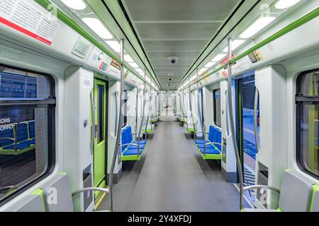 Valencia, Spanien - 14. September 2024: In der Metro in Valencia, Spanien. Die U-Bahn wurde Ende des 20. Jahrhunderts eröffnet. Stockfoto