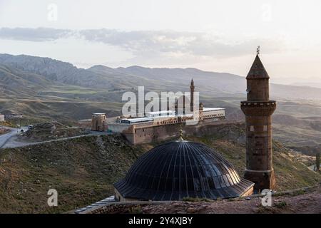 Der İshak Pascha-Palast (türkisch: Doğubayazıt Pascha-Palast) befindet sich im Bezirk Ağrı der Provinz in der östlichen Türkei. Doğubayazıt, Ağrı, Türkiye Stockfoto