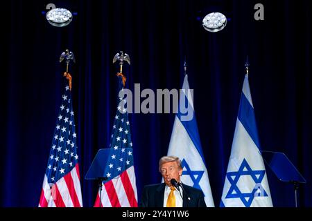 Washington, Usa. September 2024. Der republikanische Präsidentschaftskandidat Donald Trump spricht am Donnerstag, den 19. September 2024 im Hyatt Regency Washington auf dem Capitol Hill in Washington, DC, während einer Veranstaltung zur Bekämpfung des Antisemitismus in Amerika. Foto: Bonnie Cash/UPI Credit: UPI/Alamy Live News Stockfoto