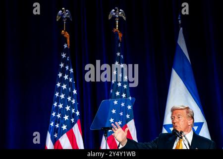 Washington, Usa. September 2024. Der republikanische Präsidentschaftskandidat Donald Trump spricht am Donnerstag, den 19. September 2024 im Hyatt Regency Washington auf dem Capitol Hill in Washington, DC, während einer Veranstaltung zur Bekämpfung des Antisemitismus in Amerika. Foto: Bonnie Cash/UPI Credit: UPI/Alamy Live News Stockfoto