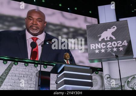 MILWAUKEE, Wiss. – 15. Juli 2024: North Carolina Lt. Gouverneur Mark Robinson spricht auf dem Fiserv Forum auf dem Republican National Convention 2024. Stockfoto