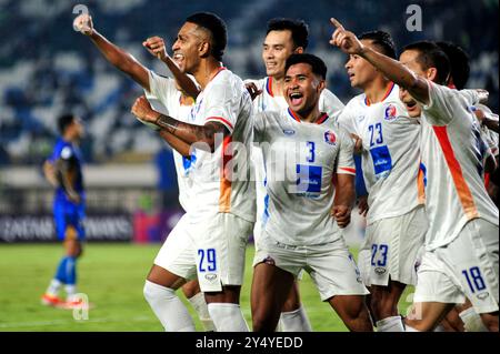 Bandung, Indonesien. September 2024. Die Spieler des Port FC feiern ein Tor während des AFC Champions League Two Group F Fußballspiels zwischen dem indonesischen Persib Bandung und dem thailändischen Port FC in Bandung, West Java, Indonesien, 19. September 2024. Quelle: Septianjar Muharam/Xinhua/Alamy Live News Stockfoto