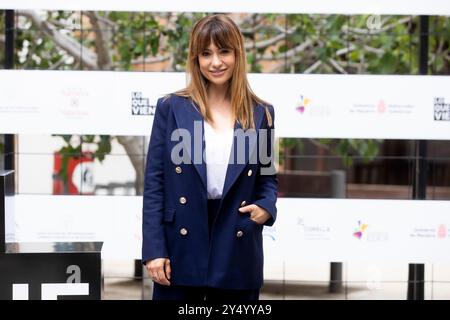 Natalia Verbeke kümmert sich um Ana Tramel. El juego Premiere während der Lo que viene Film Festiva am 13. Mai 2021 in Bardenas Reales, Spanien Navarra. Stockfoto