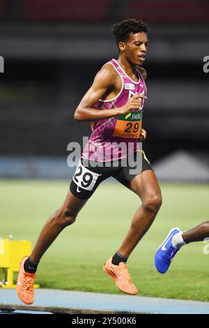Uvance Todoroki Stadium von Fujitsu, Kanagawa, Japan. September 2024. Biniam Tesfayzeratsion, 19. SEPTEMBER 2024 - Leichtathletik : 10000-m-Finale der Männer während der 93. Japan University Athletics Championships im Uvance Todoroki Stadium von Fujitsu, Kanagawa, Japan. Quelle: Itaru Chiba/AFLO/Alamy Live News Stockfoto