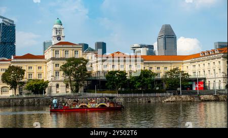 Singapur, April 2024 : wunderschöne Architektur Gebäude Wolkenkratzer um die Marina Bucht in Singapur Stadt Stockfoto