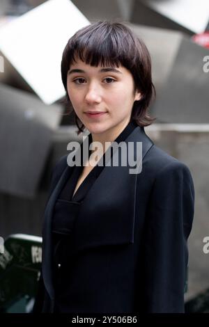 Zoe Stein posiert für eine Fotosession während der Präsentation Manticora Madrid am 11. Dezember 2022 in Madrid. Stockfoto