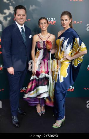 Jordi Rabat, Ana Boyer und Eva Palao nehmen an der Präsentation der neuen Kollektion „Magia Salvaje“ von Rabat beim Rabat Schmuck-Fotobesuch am 25. Mai 2023 in Madrid Teil. Stockfoto